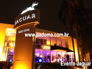 Iluminação profissional para showroom e eventos automotivos