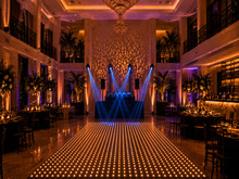 Pista Paris e iluminação decorativa para casamento SP Padoma Eventos