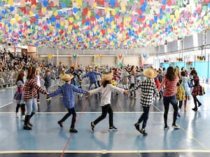 Festa junina na quadra de escola - Padoma Eventos