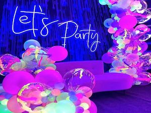 Efeito neon para festa de aniversário teen em SP - Padoma Eventos