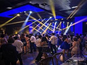 Painel de LED de alta definição integrado aos pacotes de DJ para casamento SP - Padoma Eventos