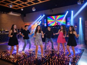 Pista Paris para festa de princesa - Padoma Eventos