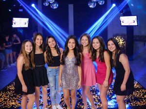 TV 40 polegadas para festa de 15 anos em pista de dança com vj